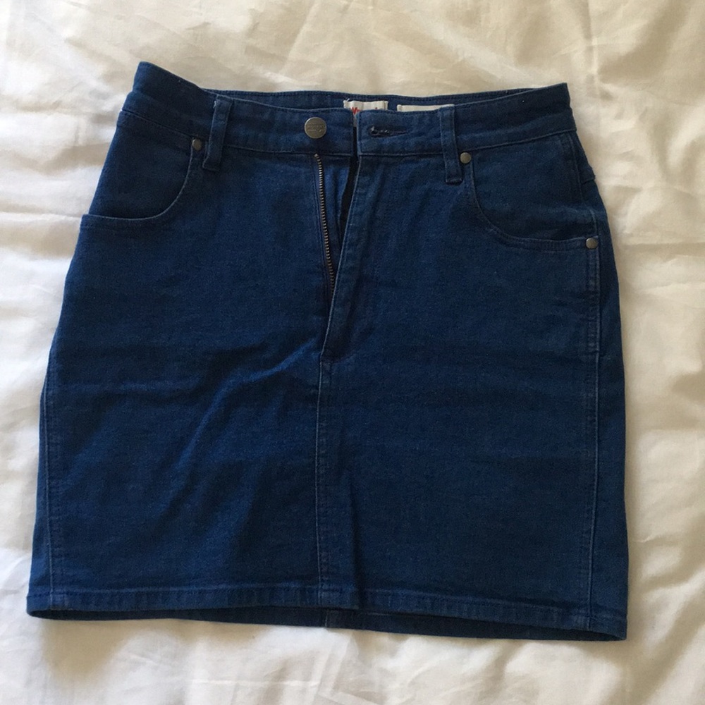 Dark blue vintage Wrangler denim skirt